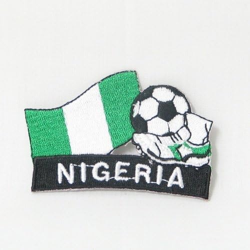 Нигерија фудбалски фудбалски удар во земја знаме извезено железо на значка за лепенка ... 2 x 1 3/4 инчи .. ново