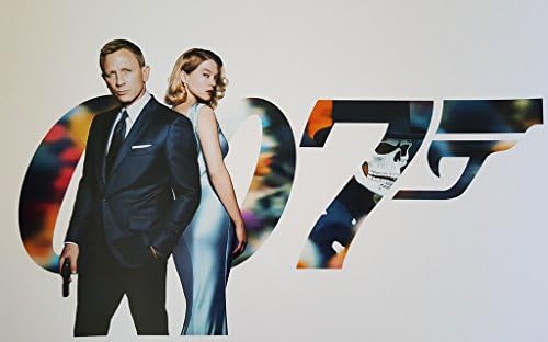 Спектар 007 Jamesејмс Бонд застој со девојче 11 x 17 постер/лито